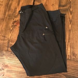 REI  n y l o n  h i k i n g  p a n t  s i z e  L